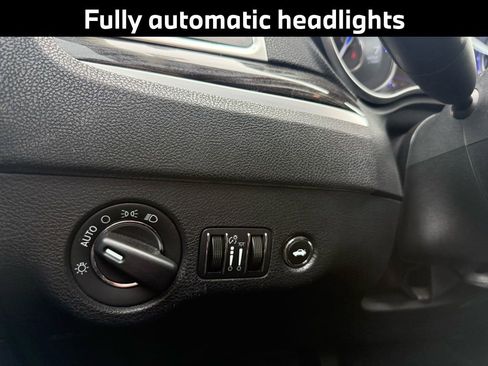 Used 2016 Chrysler 300 Limited image 11