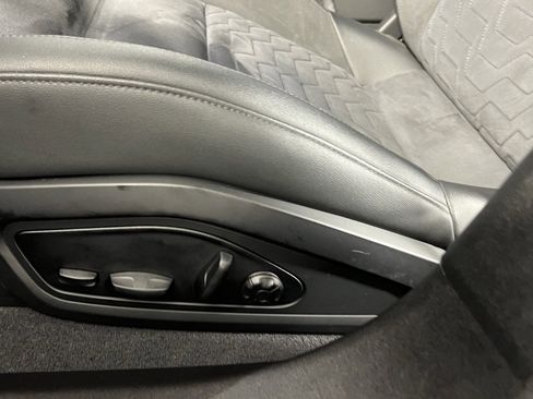 Used 2022 Audi e-tron GT Premium Plus image 25