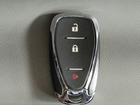 Used 2021 Chevrolet Equinox LS FWD image 32