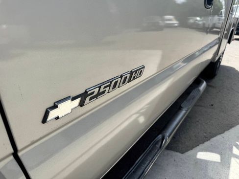 Used 2005 Chevrolet Silverado 2500 LS RWD image 4