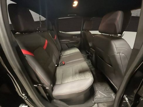 Used 2025 Chevrolet Colorado Z71 w/ Technology Package image 20