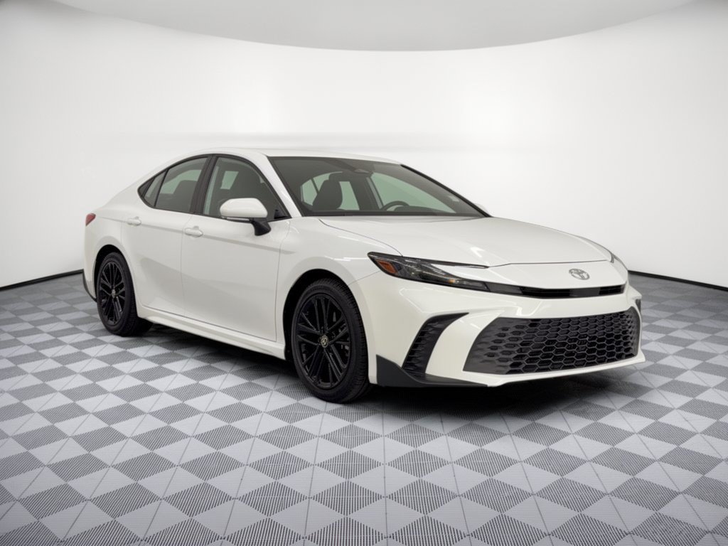 Used 2025 Toyota Camry SE FWD image 7