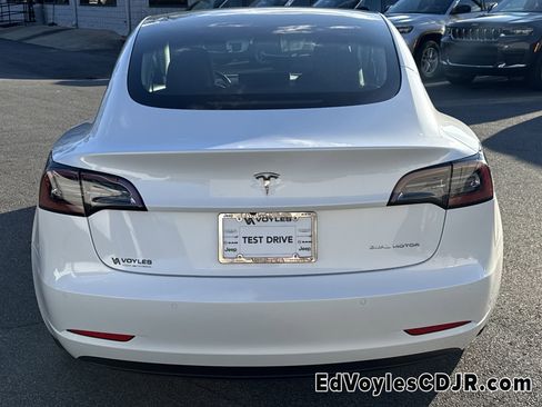 Used 2022 Tesla Model 3 Long Range image 4