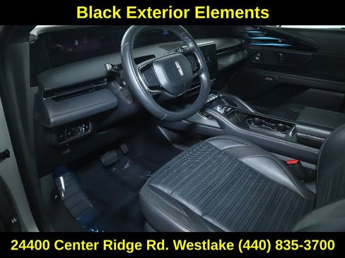 Used 2025 Lincoln Nautilus Reserve w/ Jet Appearance Package AWD/4WD image 18