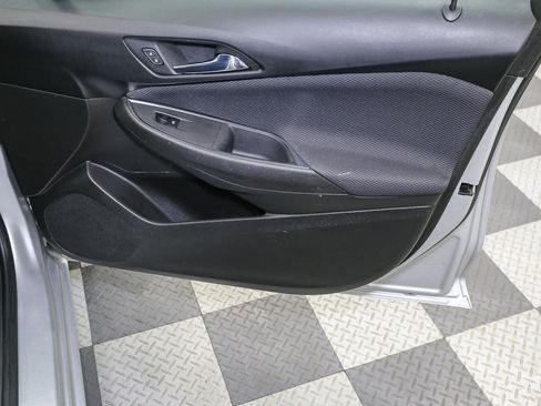 Used 2017 Chevrolet Cruze LT FWD image 19