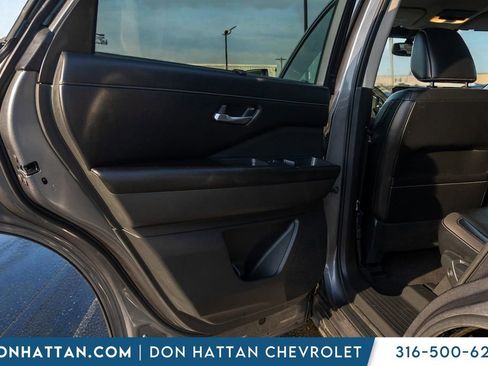 Used 2022 Nissan Pathfinder SL image 17