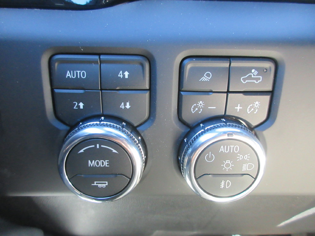 New 2026 GMC Sierra 1500 AT4 w/ AT4 Premium Package AWD/4WD image 17