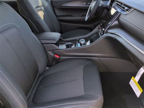 New 2025 Jeep Grand Cherokee Laredo X image 22