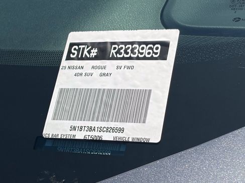Used 2025 Nissan Rogue SV FWD image 37