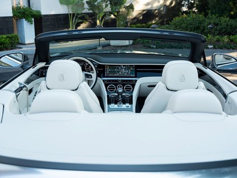Used 2024 Bentley Continental GT V8 image 32
