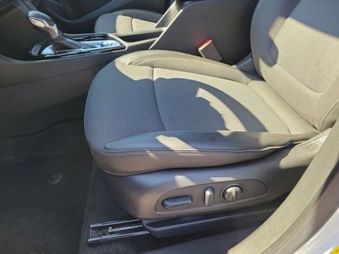 Used 2023 Buick Encore GX Select w/ Safety Package II FWD image 12