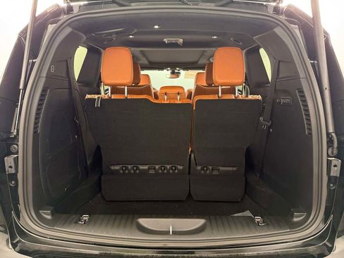 New 2026 Chrysler Pacifica Pinnacle image 27