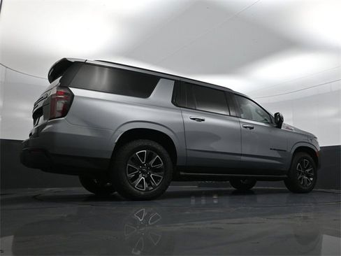 Used 2023 Chevrolet Suburban Z71 w/ Luxury Package image 30