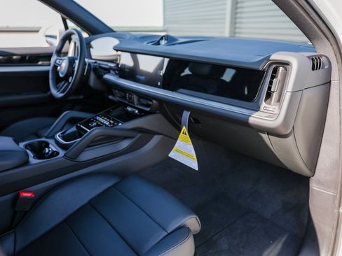 New 2025 Porsche Cayenne E-Hybrid image 27