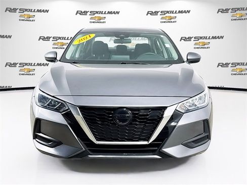 Used 2021 Nissan Sentra SV image 2