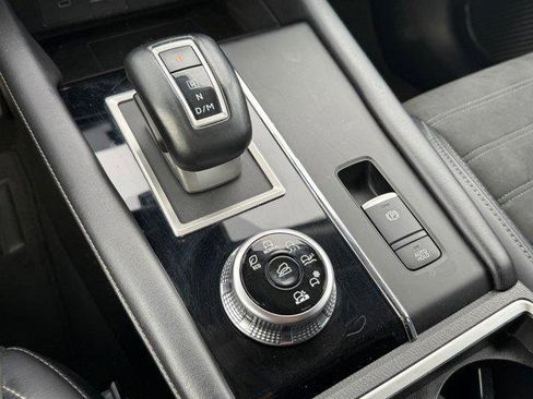 Used 2024 Mitsubishi Outlander SE image 23