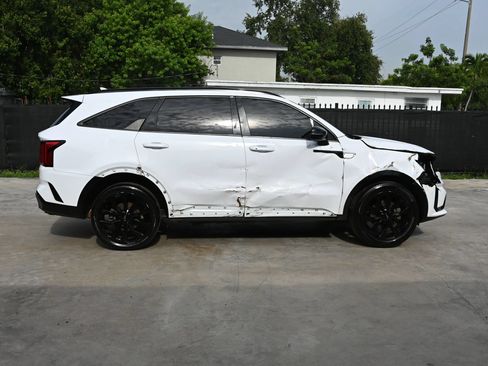Used 2023 Kia Sorento SX AWD/4WD image 7