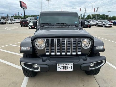 Used 2021 Jeep Wrangler Unlimited Sahara AWD/4WD image 4