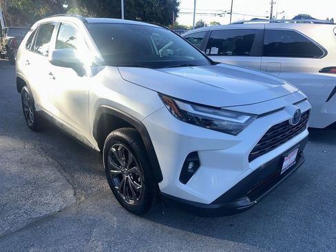 Certified 2023 Toyota RAV4 XLE Premium image 1