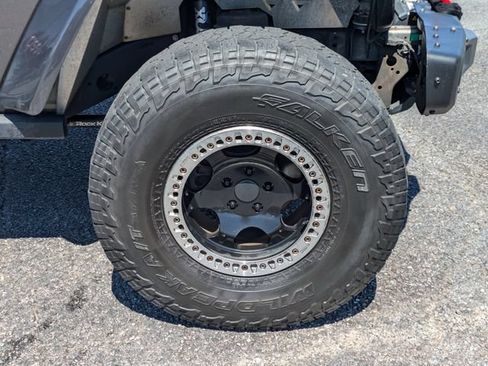 Used 2018 Jeep Wrangler Unlimited Rubicon AWD/4WD image 12