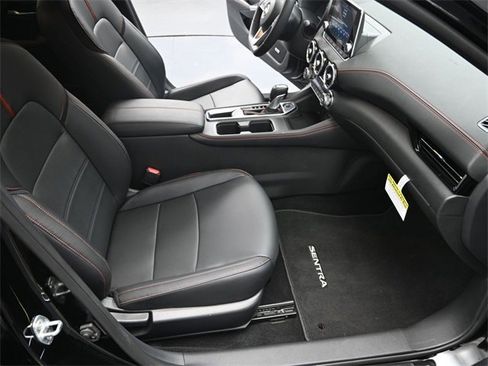 Used 2025 Nissan Sentra SR w/ SR Premium Package image 36