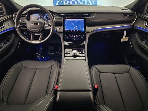 New 2025 Jeep Grand Cherokee Overland image 16