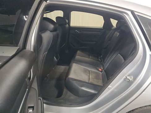 Used 2018 Honda Accord Sport image 11