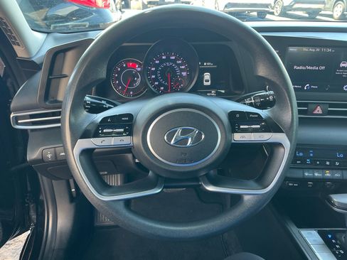 Used 2023 Hyundai Elantra SEL FWD image 7