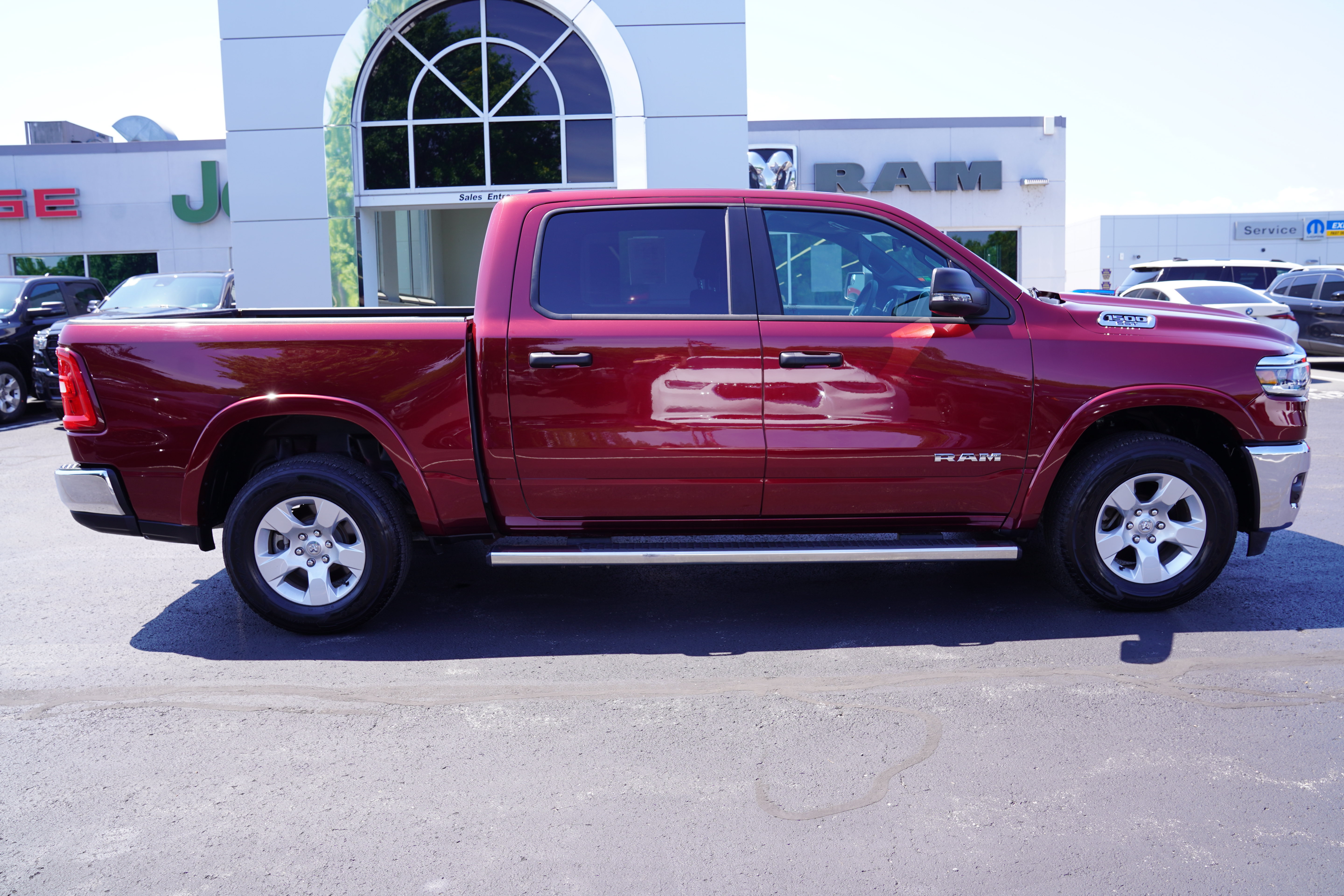 Used 2025 RAM 1500 Big Horn AWD/4WD image 2