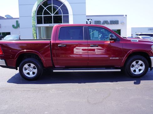 Used 2025 RAM 1500 Big Horn AWD/4WD image 2
