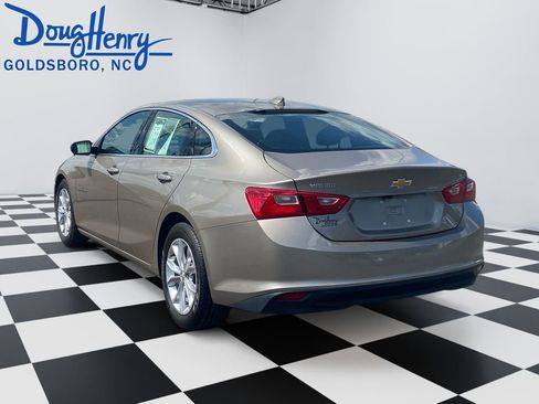 Used 2023 Chevrolet Malibu LT image 3