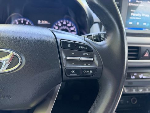 Used 2021 Hyundai Kona Limited AWD/4WD image 14
