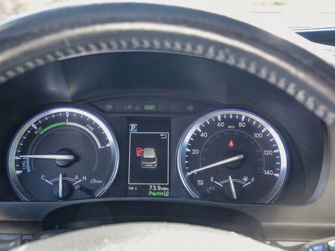 Used 2017 Toyota Highlander Limited image 30