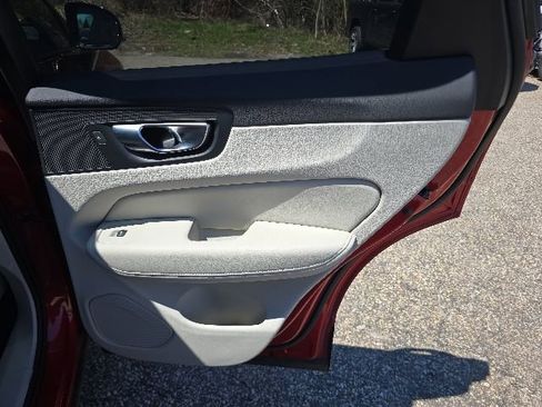 Certified 2024 Volvo XC60 B5 Ultimate AWD/4WD image 19