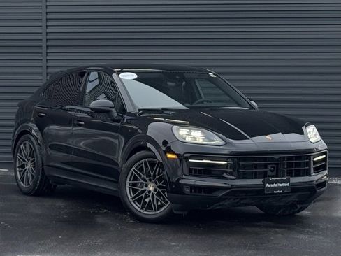 Certified 2024 Porsche Cayenne Coupe image 9