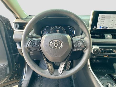 Used 2025 Toyota RAV4 XLE image 11