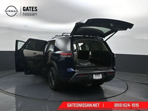 New 2026 Nissan Pathfinder SL w/ SL Premium Package AWD/4WD image 59