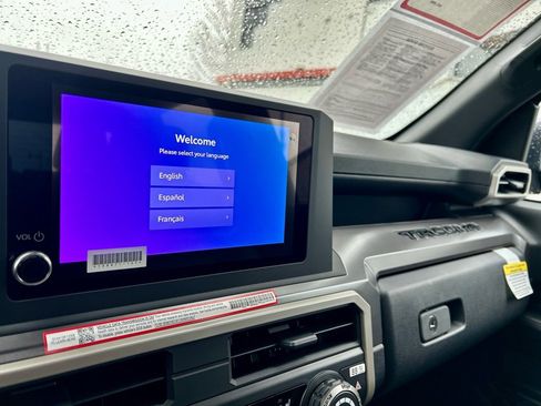 Certified 2025 Toyota Tacoma SR5 image 21