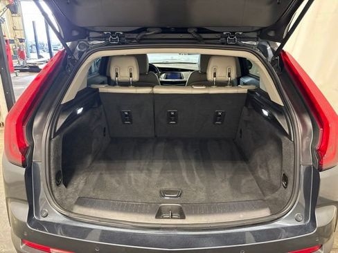 Used 2019 Cadillac XT4 Luxury w/ Cold Weather Package FWD image 37