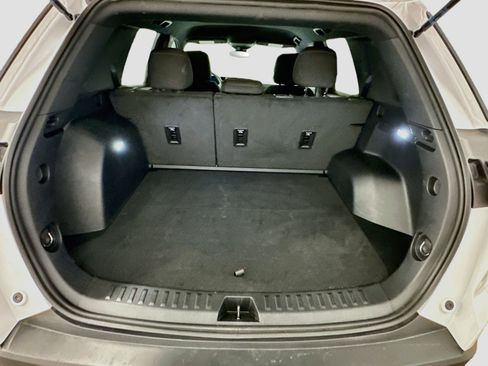 Used 2025 Chevrolet Equinox LT AWD/4WD image 30