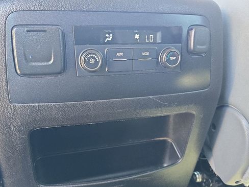 Used 2017 Chevrolet Suburban LT w/ Z71 Midnight Edition AWD/4WD image 18