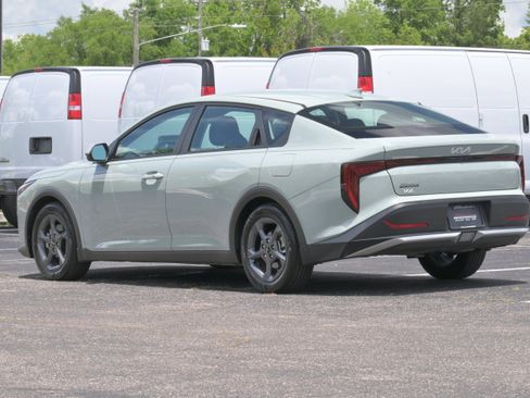 Used 2025 Kia K4 FWD image 3