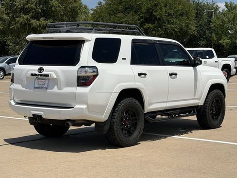 Used 2022 Toyota 4Runner SR5 AWD/4WD image 4