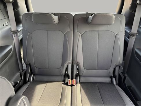 New 2025 Jeep Grand Cherokee L Laredo image 21