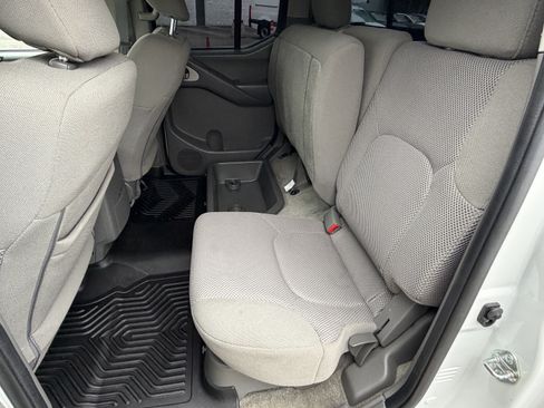 Used 2018 Nissan Frontier SV w/ Value Truck Package RWD image 22