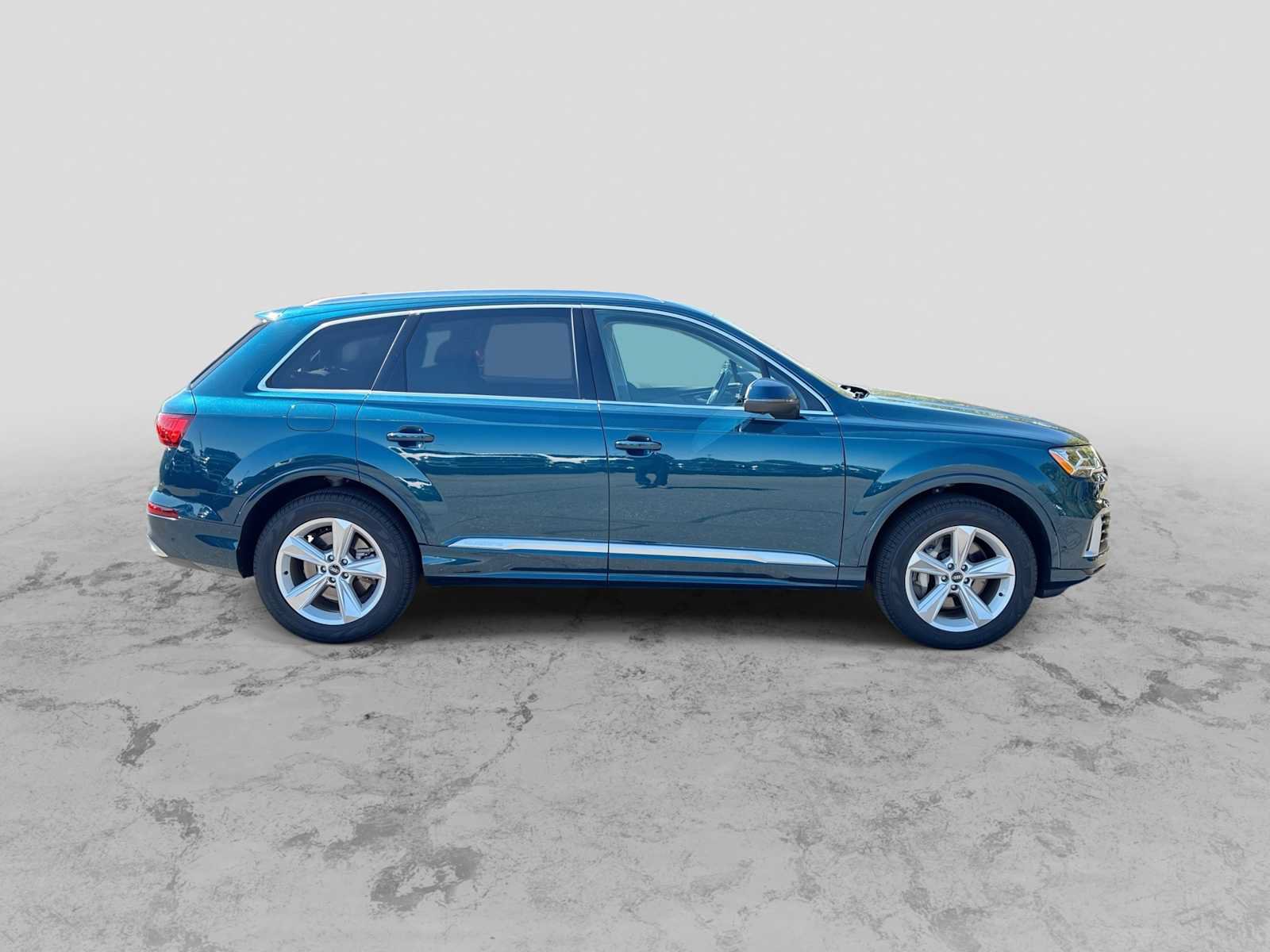 Used 2021 Audi Q7 2.0T Premium Plus w/ Premium Plus Package AWD/4WD image 9