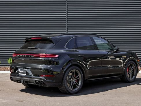 New 2026 Porsche Cayenne Turbo image 7