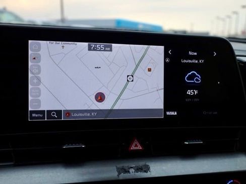 Used 2025 Kia Sportage EX image 3