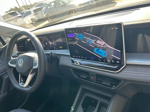 New 2026 Volkswagen Tiguan SE image 25