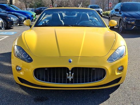 Used 2011 Maserati GranTurismo Convertible RWD image 2